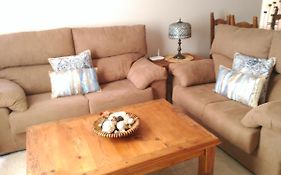 Confortable, Bright, Well Located Apartment